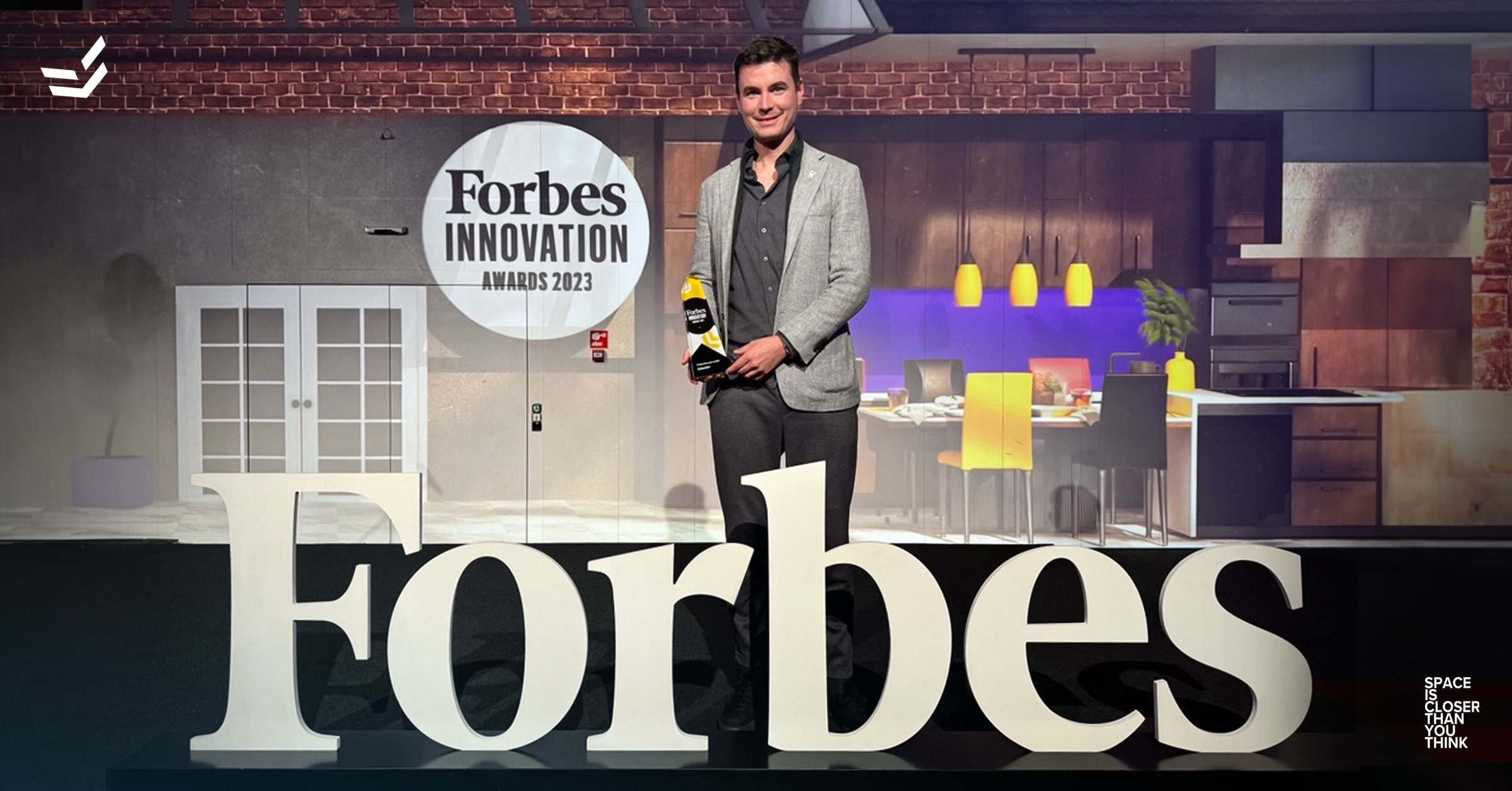 EnduroSat wins Innovative Service of the Year by Forbes 2